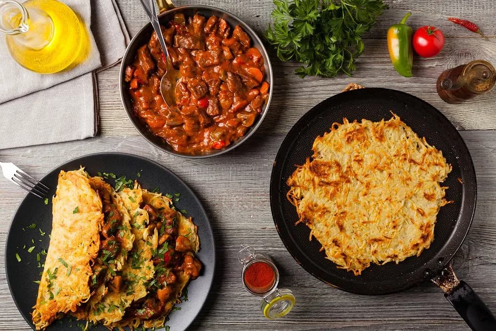 Jak się robi placek po węgiersku - prosta receptura, która zachwyca