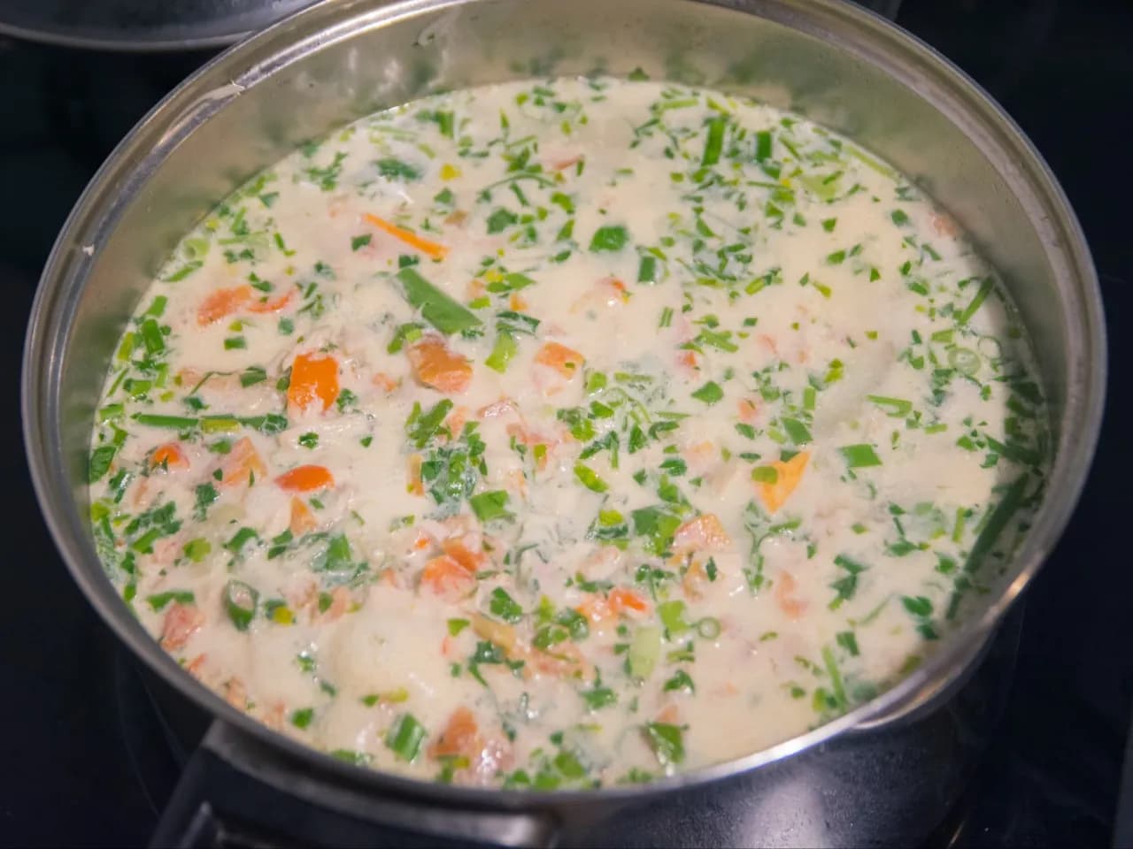 Jak uratować zupę z zważoną śmietaną i przywrócić jej smak