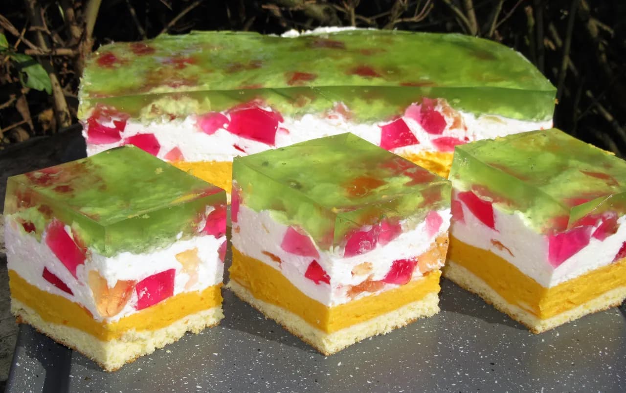 Proste i sprawdzone przepisy na ciasta z galaretką – desery bez wysiłku