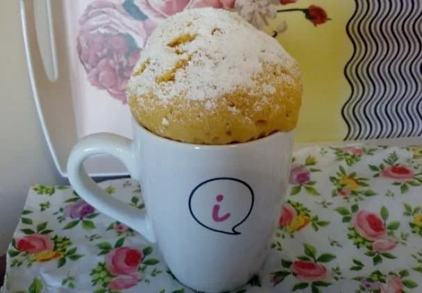 Jak zrobić babeczkę w kubku w mikrofali - szybki przepis krok po kroku