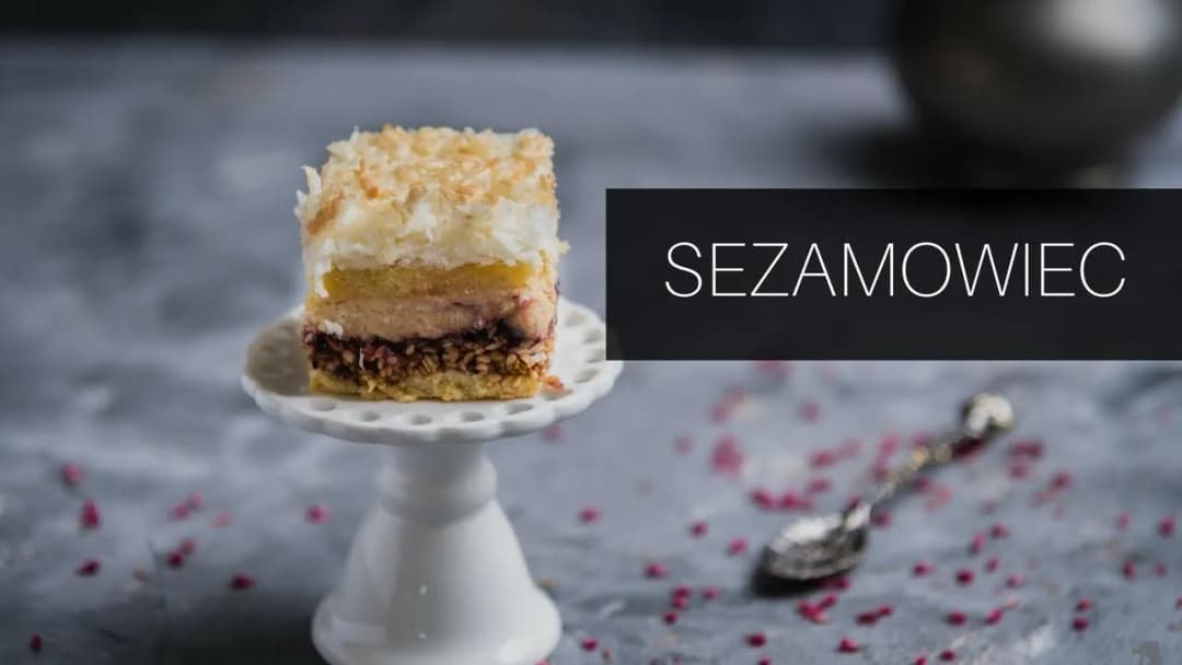 Pyszny przepis na ciasto z chałwą i sezamem, które zachwyca smakiem