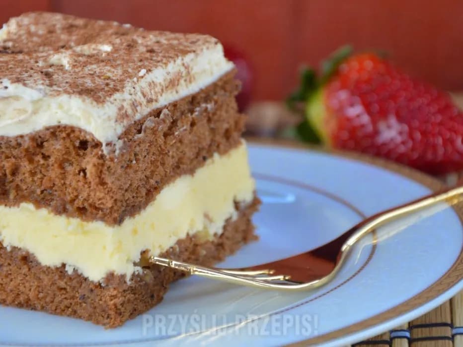 Prosty przepis na ciasto ajerkoniakowe bez błędów – krok po kroku z dekoracją