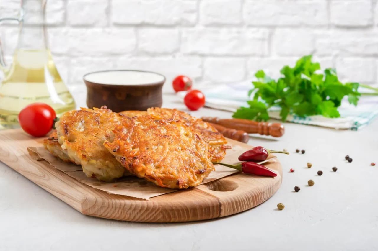 Ile kalorii mają placki ziemniaczane? Zaskakujące różnice w kaloryczności