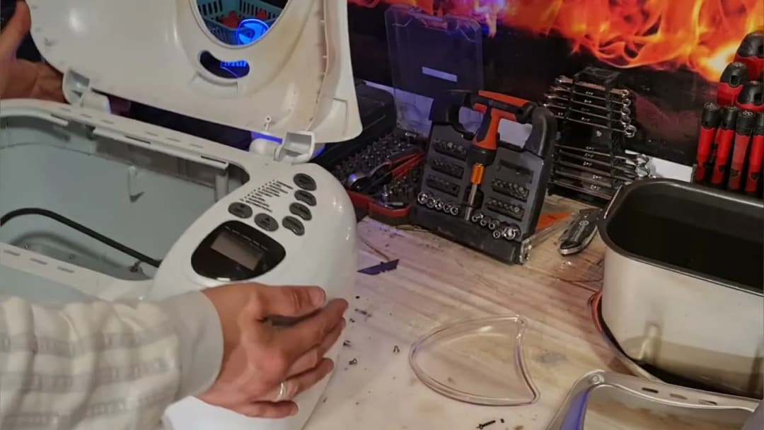 Jak rozebrać automat do chleba - proste kroki do naprawy i konserwacji