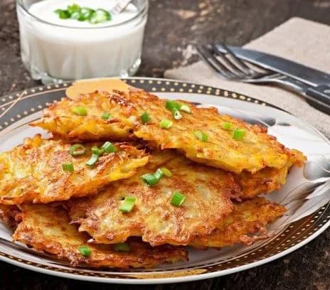 Jak przechować usmażone placki ziemniaczane, by zachowały świeżość i chrupkość?