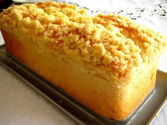 Puszysty placek drożdżowy z kruszonką jak u babci przepis