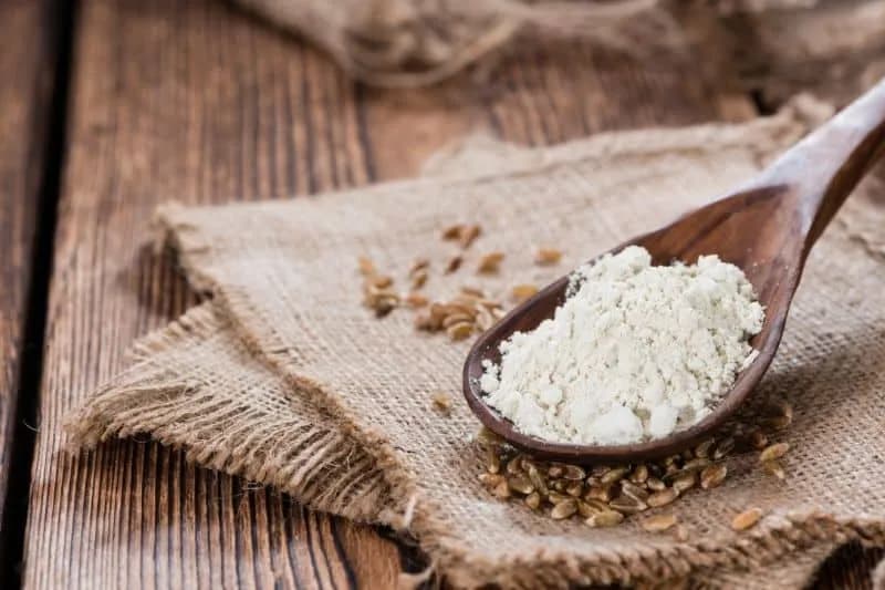 Mąka orkiszowa z jakiego ziarna? Odkryj jej unikalne właściwości