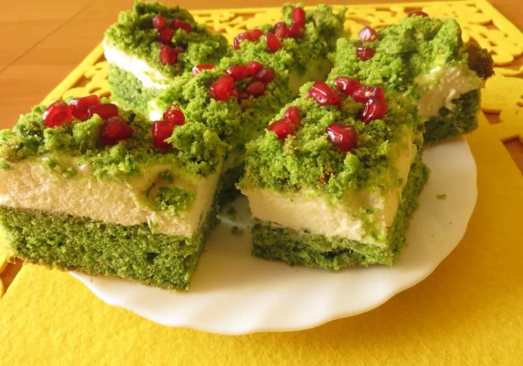 Pyszny przepis na zielone ciasto ze szpinakiem, które zachwyca smakiem